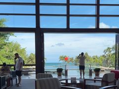 -亚龙湾喜来登·美景台大堂吧