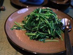 清炒茼蒿-松赞拉萨林卡酒店