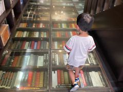 -钟书阁(松江泰晤士小镇店)