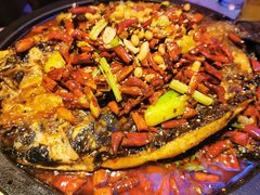-鸣记脆皮烤鱼·海鲜烤鱼(三八广场店)