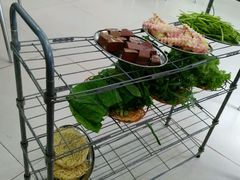 -老石黑山羊毛驴肉火锅(金凯广场店)