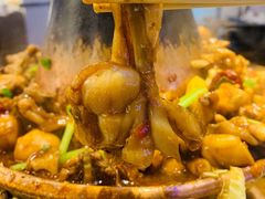 香辣牛肉蛙锅-老佛爷蛙锅•鲜蛙煲(麦凯乐店)
