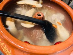 汽锅鸡-滇越乘象云南餐厅(豆各庄店)