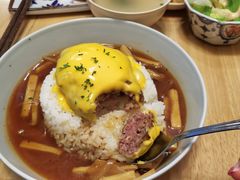 咖喱牛肉汉堡饭-红小满休闲餐厅(十全街店)