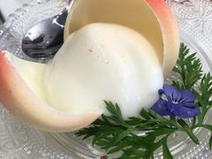 蟠桃杏仁豆腐-味+新京宴·烤鸭·北京菜(创意谷店)