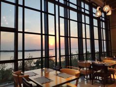 靠窗位-新食谱全日制餐厅·苏州苏州湾艾美酒店