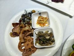-云顶旋转自助景观餐厅