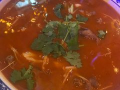 -临界音乐酒馆·小龙虾·江湖菜(华熙LIVE·鱼洞店)