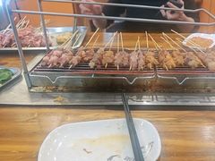 -哈尔滨小酒馆·鲜肉现穿自助烧烤(康新花园店)