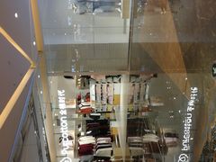 -王府井百货熙地港店