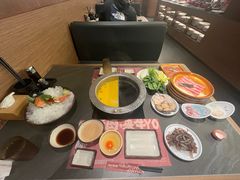 -牛YO寿喜烧·铁板烧和牛火锅自助(市府恒隆店)