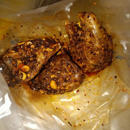 邓氏兔头-"正宗的四川麻辣兔头,选自天然养殖的兔子,.