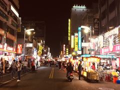 -六合夜市