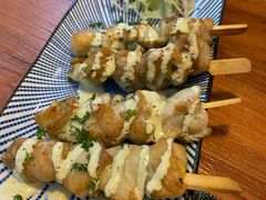 炭烤鸡肉串配酸奶黄瓜酱-帕歌西班牙餐厅paco tapas