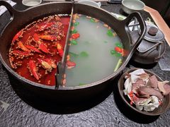 -三出山火锅(南京万象天地店)
