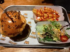 -HUZI虎滋精酿餐吧(京西大悦城店)