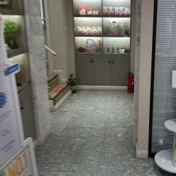 -咪咪专业脱毛连锁机构