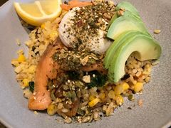 牛油果三文鱼波蛋谷物碗-gaga(深圳福田星河COCO Park店)