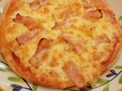 培根芝士披萨披萨-萨莉亚意式餐厅(新洲家乐福店)