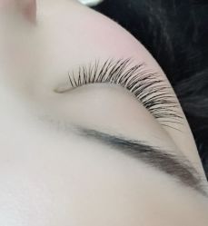-爱美睫美甲会馆