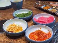 -明洞阿姨·韩式酱蟹烤肉·创意料理(三元桥店)