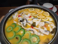 -山城外·非遗酸菜鱼(蜀都万达店)
