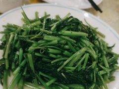 -鹤乡东北菜(崮山路店)