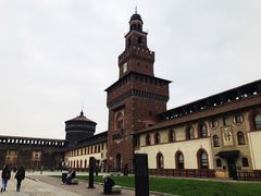 -文艺复兴百货(米兰大教堂广场店)