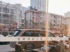 -覃记海鲜美食餐厅