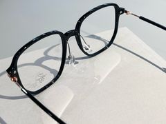 -MiRi眼镜·蔡司·星趣控·尼康控优点视觉合作店(南京东路店)
