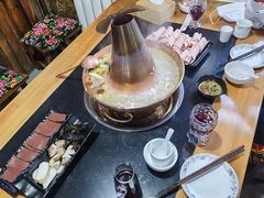 -果松木炭酸菜铜火锅·外婆参鸡汤