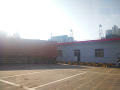 -临港服务区·停车场