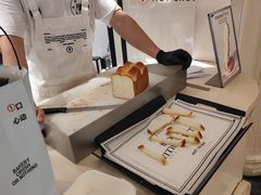 -HOT CRUSH趁热集合·现烤面包(上海环球港店)