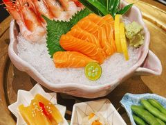 -山川小町·极番烧肉(新地假日广场店)