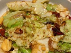 手撕包菜-龙巢盱眙龙虾·牛蛙·烧烤宵夜(八卦岭店)