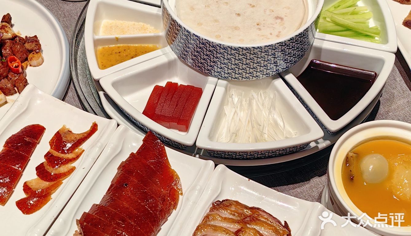 来这家餐厅一定要点这个烤鸭