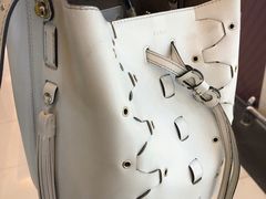 -爱革·奢品·鞋包·衣物·家居(金桥国际商业广场店)