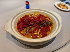 徽州水库鱼头烩鲍鱼-徽季荣派徽菜