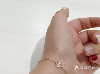 昨天周星期天和闺蜜去龙湖天街吃饭了，吃完饭逛一下街