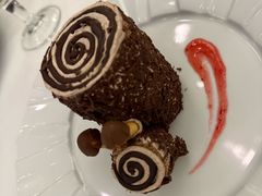 招牌树根蛋糕-莫斯科餐厅