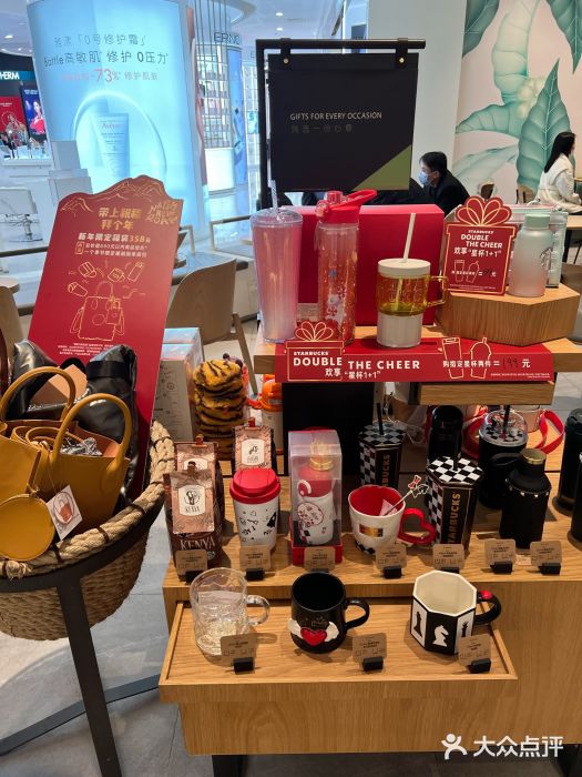 星巴克臻选(上海淮海百盛购物中心店)零售区图片
