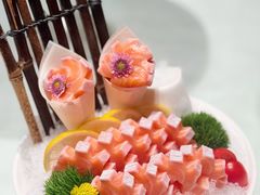 挪威三文鱼腩-银灯食府(丽丰国际中心店)