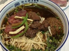 -镇南锅盖面馆(解放路店)