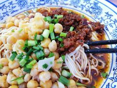 -渝之汇牛肉豌杂面