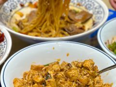 -李与白包子铺(桐梓林店)