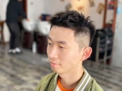 -纯剪男士理发馆·烫染专业店