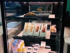 -星巴克(上海虹桥站2A检票口)