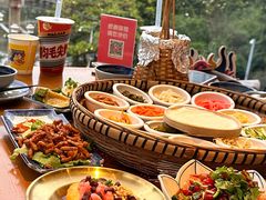 -包整·丝娃娃(一览甲秀楼风景店)