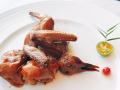 沙田玻璃乳鸽-馋遇江南·精致湖景雅宴(东方之门店)