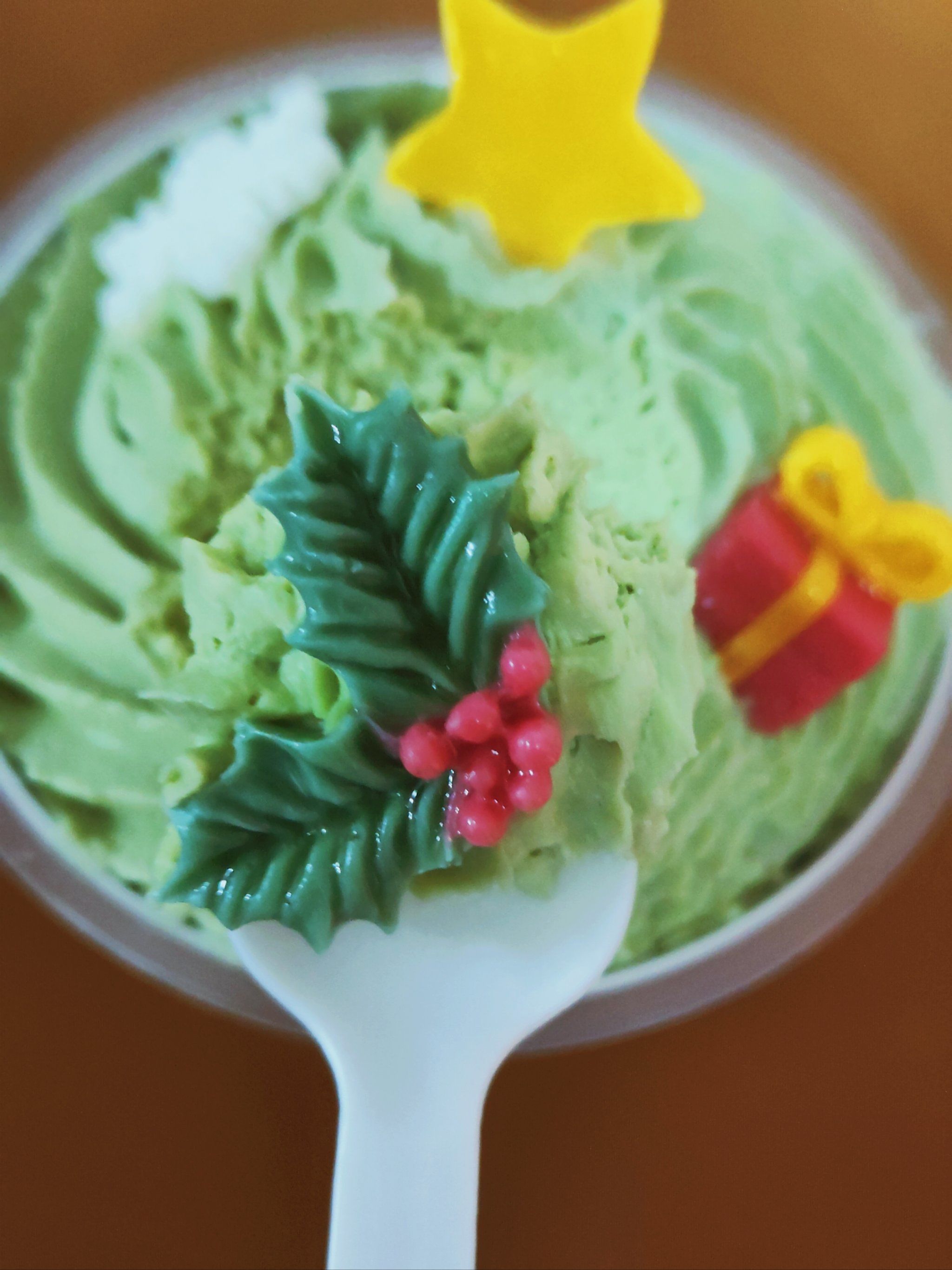 都说冷色调的食物会抑制食欲,但是为什么看到这款抹茶小蛋糕反而非常